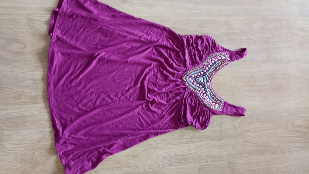 Krótka sukienka letnia na ramiączkach rozmiar M