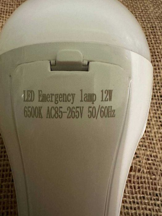LED-лампа з двома акумуляторами 18650 12w 220v e27 Аварійне вимкнення