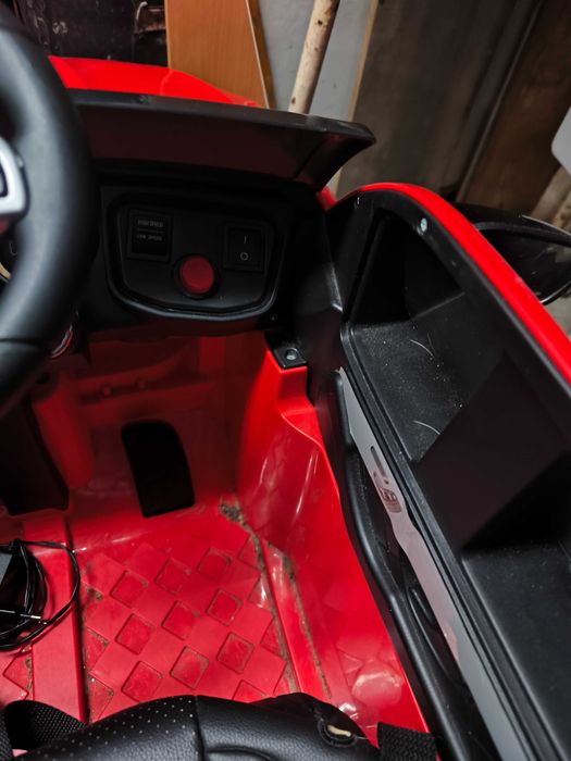 Carro a bateria 12v marca Mercedes