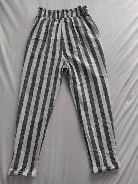 Bershka spodnie chinosy wyższy stan paski r. 40 L