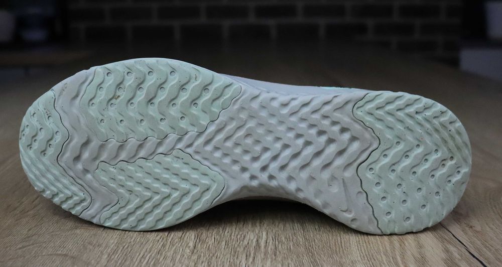 Nike Odyssey React damskie sneakersy 41 ( 26,5 cm)