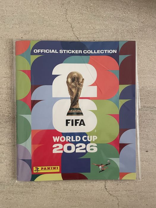 Vendo caderneta versão alemã vazia de FIFA World Cup 2026 da Panini, nova e em excelente estado