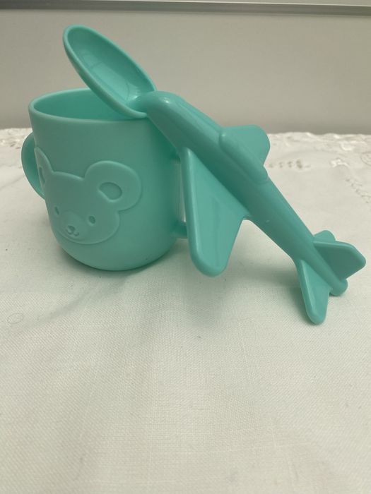 Conjunto copo de silicone com duas pegas colher avião
