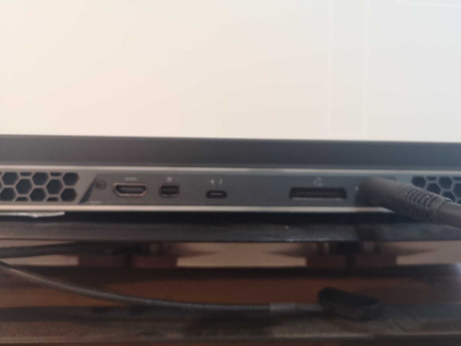 Dell Alienware m17 R4 i9-10980H/32GB/1TB/Win10P RTX3080