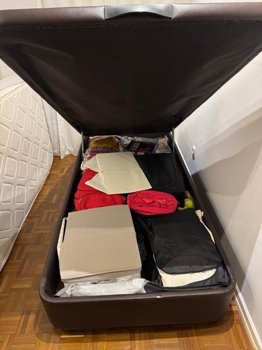 Cama de solteiro com arrumação+cabeceira