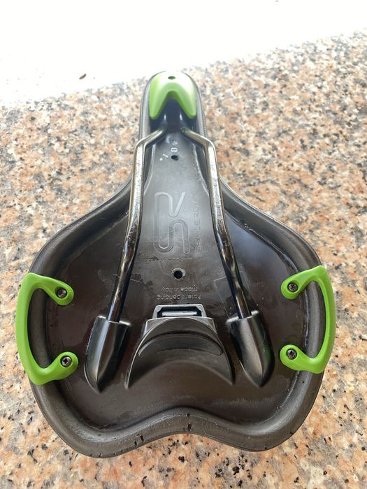 Selim novo sem qualquer tipo de uso