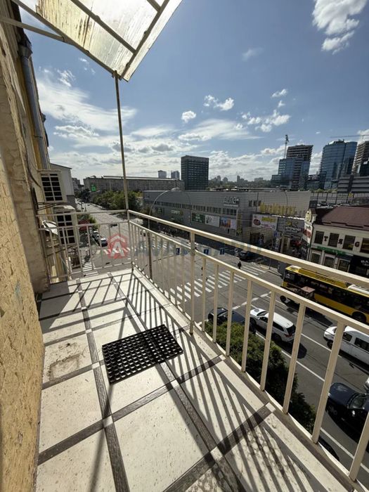 Продам 4к квартиру вул. Антоновича, метро Олімпійська