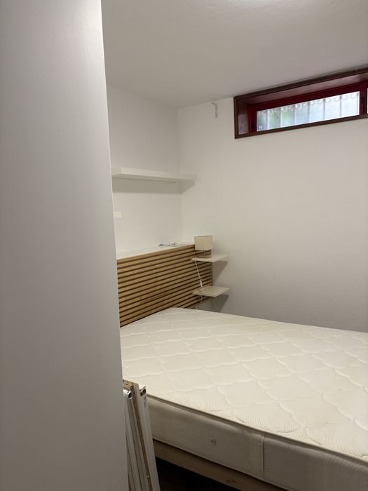 Quarto para uma ou duas pessoas junto ao metro Santo Ovídio