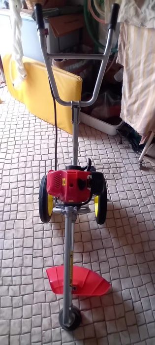 Roçadora com rodas