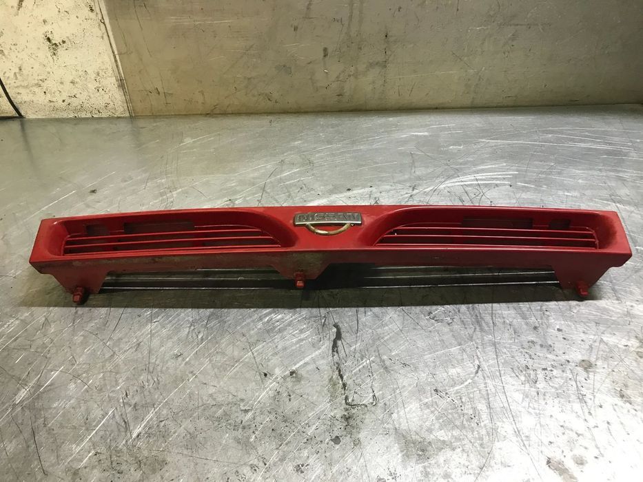 GRELHA DA FRENTE NISSAN SUNNY N14