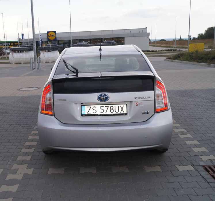 Toyota PRIUS rok 2012 1.8
