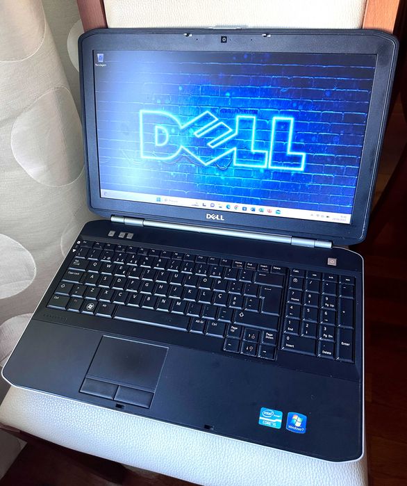 Dell Latitude E5520 15.6" HD / i5-2410M / 8 GB RAM / 250 GB SSD64752391576705122