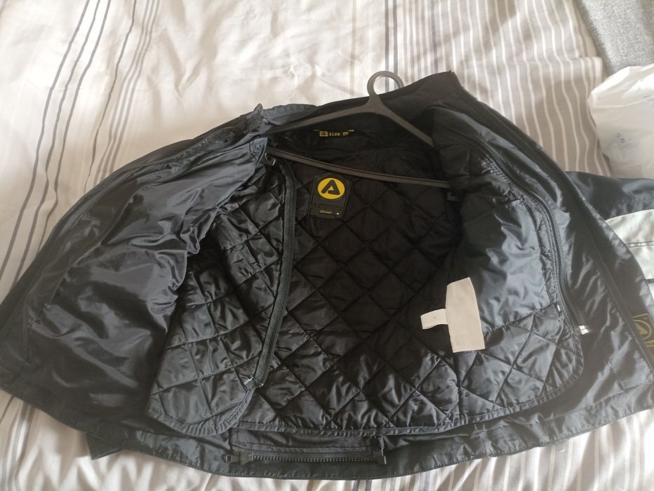 Jaqueta de moto da Acerbis Tytan.