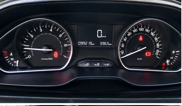 Peugeot 2008 1.2 STYLE