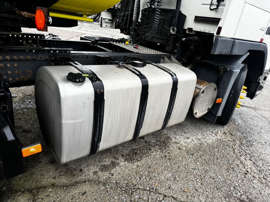 Продам тягач безновоз/ газовоз Volvo FM400 ADR