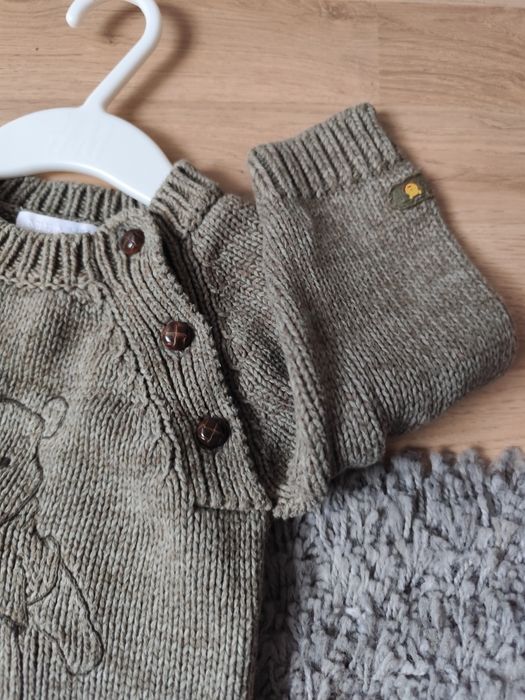Sweterek dla chłopca z Kubusiem Puchatkiem H&M r. 74