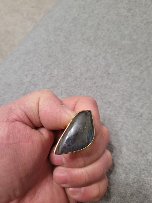 Кольцо с натуральным камнем Лабрадор