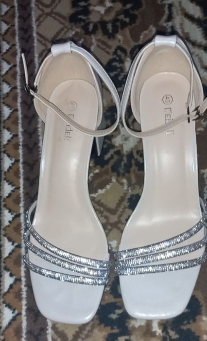 Босонiжки 40 розмір