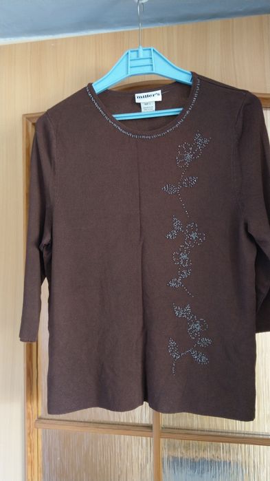 Brązowa bluzka z wzorem