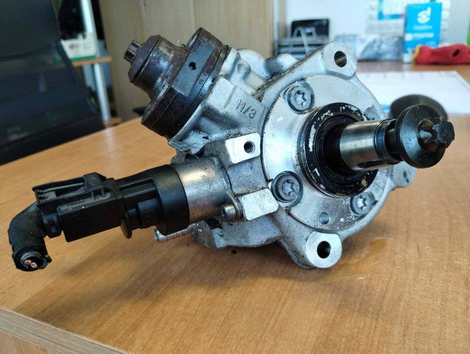 Pompa wtryskowa  BMW E87 E81 E90 E91 2.0D N47 7797874