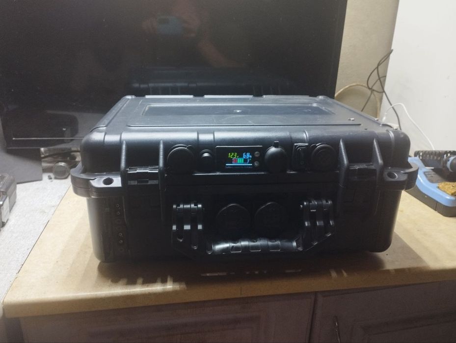 Зарядная станцыя Повер банк