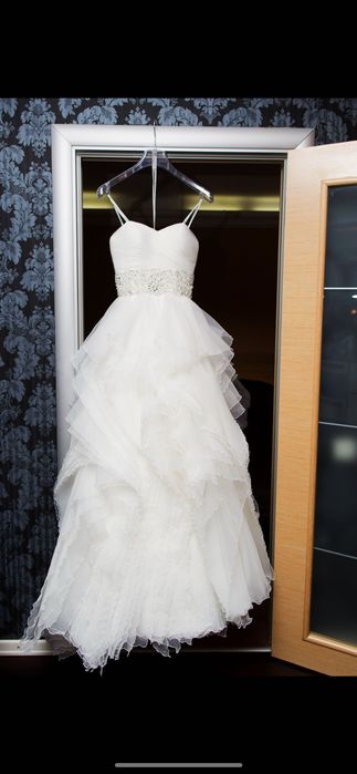 Весільна сукня. Дизайнерська. Привезена з Лондону. На розмір m.
