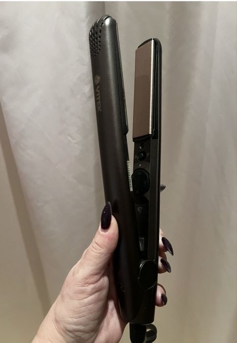 Продам , утюжок, щипцы - выпрямитель для волос Vitek VT-2307.