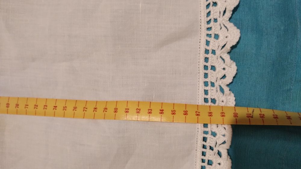 2 Bonitos naperons de linho com pico de renda