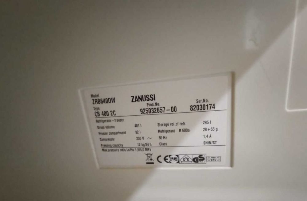 Холодильник Zanussi