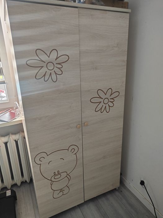 Meble dziecięce szafa i komoda