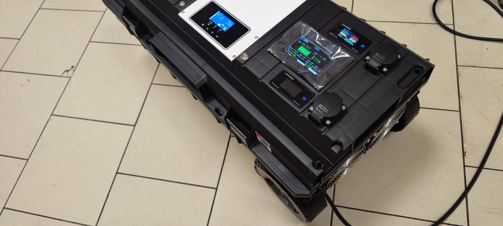 Зарядная станция , зарядна станція, бесперебойник, LifePo, аккумулятор