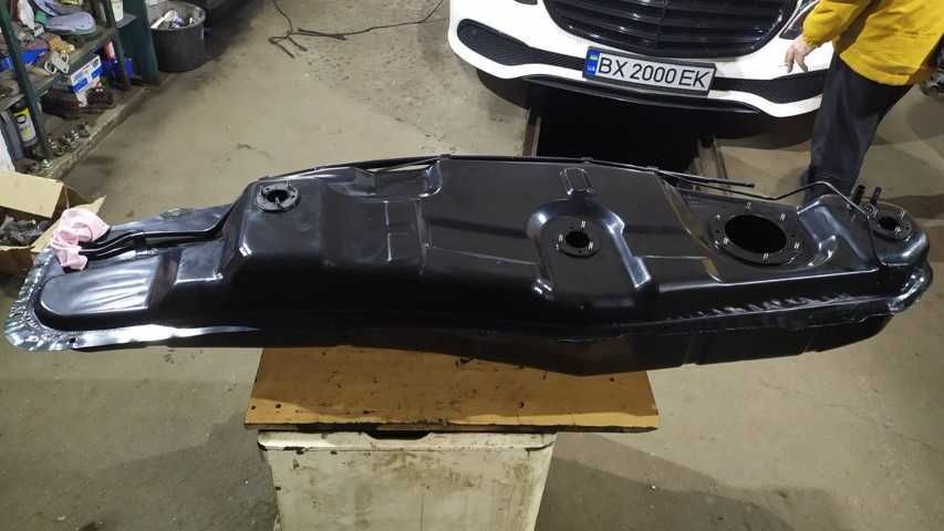 Топливный бак  mitsubishi padjero iii 00-06, mr342850 б/у