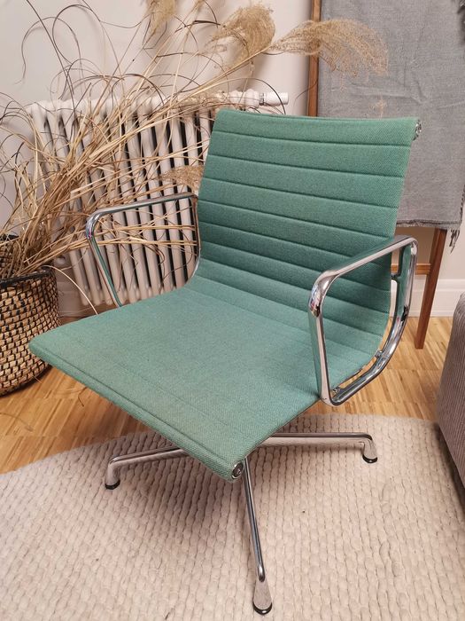 Fotel Vitra EA107 /Nowy ponad 10 000zł