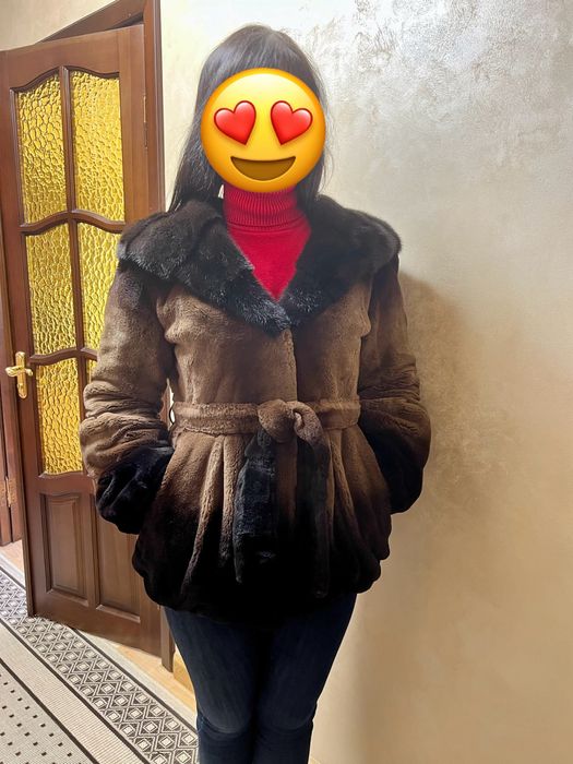 Стильна Боброва шуба з норковим  капюшоном «кобра»