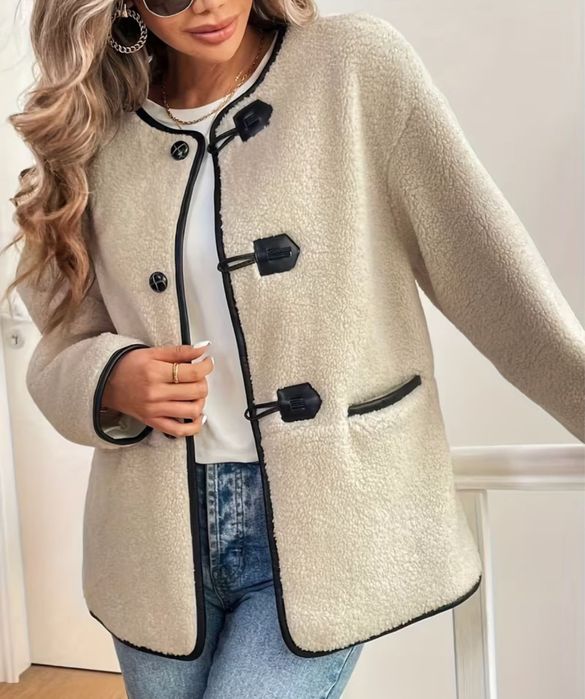 Жіночий жакет 52 розміру (XL) молочного кольору