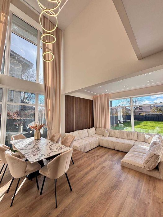 Продається ЕЛІТНИЙ будинок з авторським ремонтом, меблями і технікою!