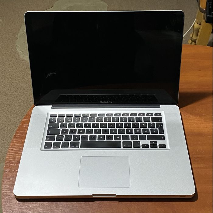 Ноутбук MacBook A1286 15.4"/4GB RAM/500GB HDD/i5CPU! N2141