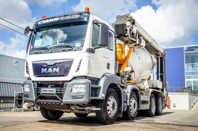 Вантажний автомобіль MAN TGS 32.400BB+LIEBHERR 8M³+BAND/TAPIS 16m