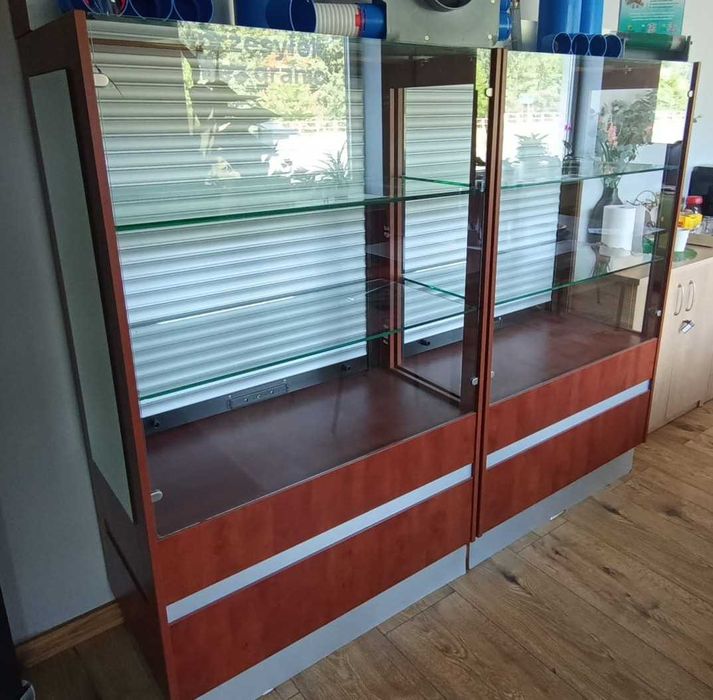 Witryna sklepowa z żaluzją zamykana 100x50x160