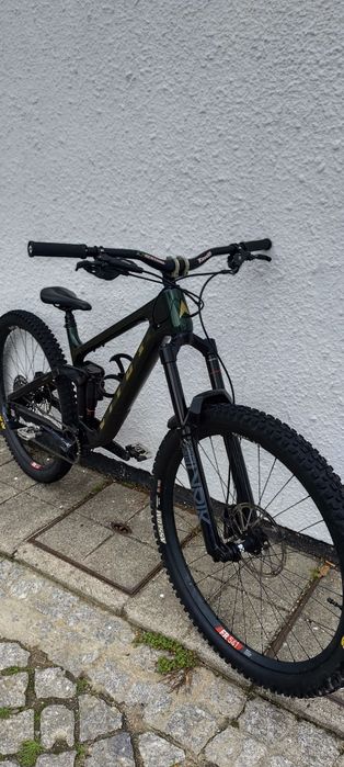 Bicicleta enduro/trail Vitus sommet 29 carbono: L/M