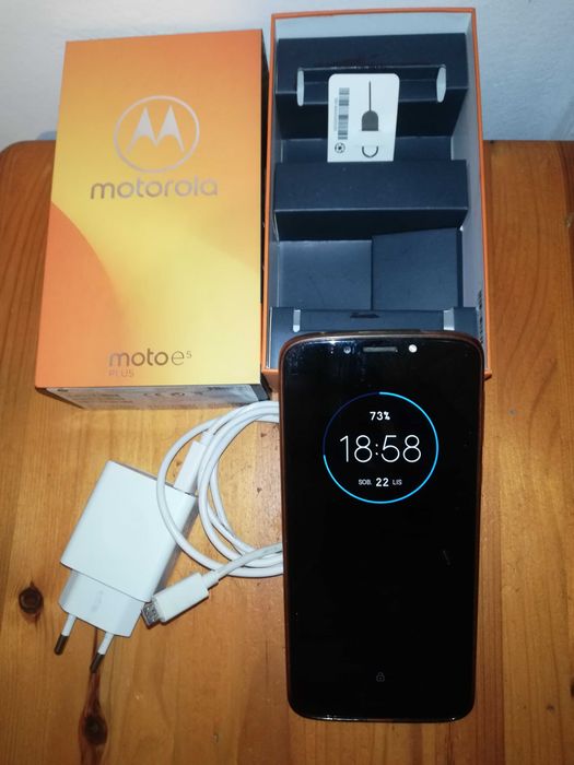 Telefon komórkowy Motorola e5 plus - jak Nowa!