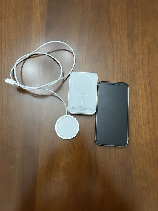 Iphone 12 com acessorios