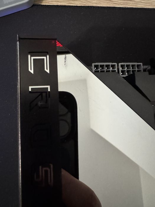 ASUS ROG crosshair X870E hero