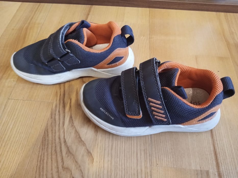 Buty sportowe superfit, 25, długość wkładki 16.4, bardzo lekkie