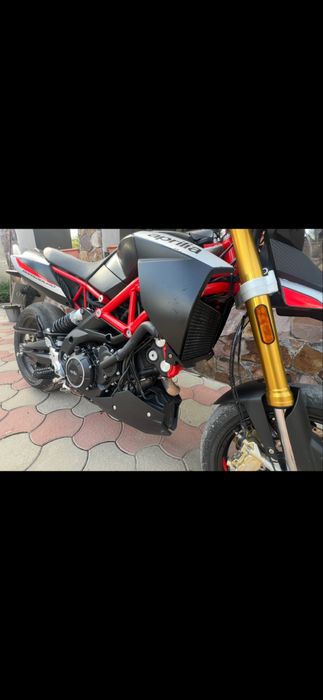 Продам мотоцикл  aprilia dorsoduro 900 куб 2019 рік мотоцикл в ідеальн