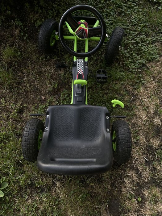 Дитячий педальний карт Go-Kart, надувні колеса, стан нового