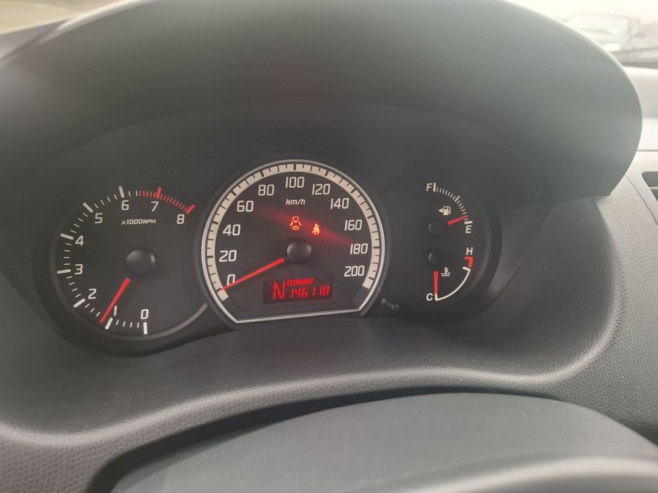 Гарне авто на автоматі