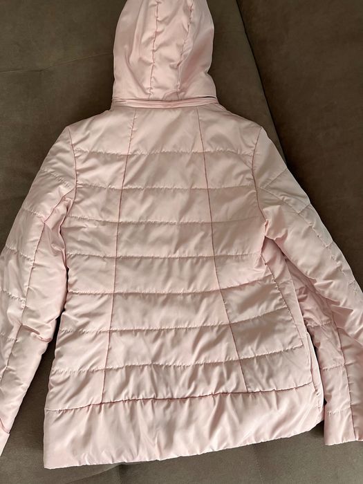 Весняна куртка в ніжно рожевому кольорі