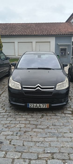 Citroen C4 preto