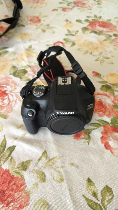 Canon 2000D +  Objetiva 18-55mm+ Bolsa + Bateria + Carregador